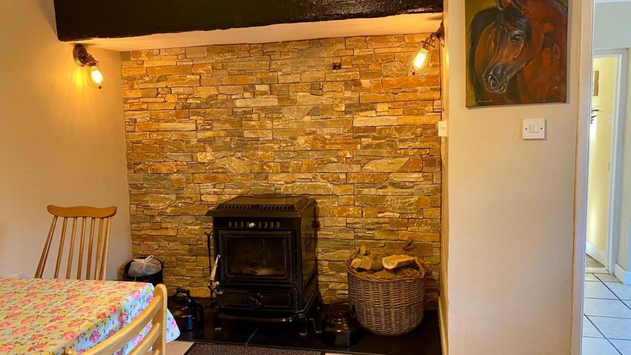 Traditional Old Style Farmhouse Coolvally المظهر الخارجي الصورة