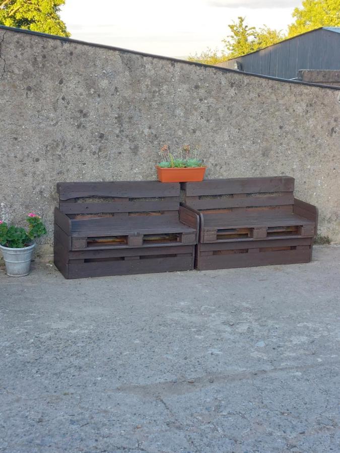 Traditional Old Style Farmhouse Coolvally المظهر الخارجي الصورة